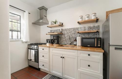 Montecito Apartment | Discover Casa Blanca Suite B2: Private & Family-Friendly Getaway
