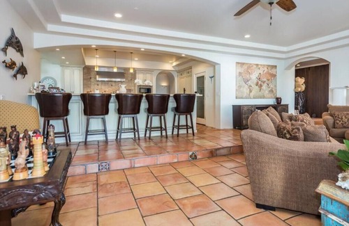 Carpinteria House | Family-Friendly Getaway at Casa Blanca Hotel