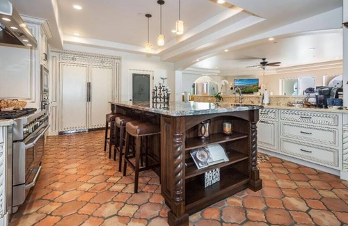 Carpinteria House | Family-Friendly Getaway at Casa Blanca Hotel