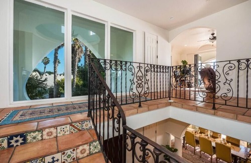 Carpinteria House | Family-Friendly Getaway at Casa Blanca Hotel