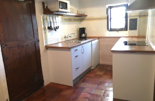 Banaston Cottage | Casa Blas: Ideal Retreat for Groups with Pool & Spa