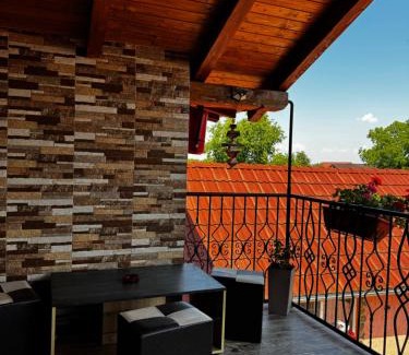 Cartisoara House | Family-Friendly Stay at Casa Blendea Daniela - Rated 8.3/10