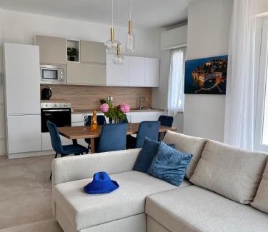 Garda Apartment | Casa Blu Relax: Guest Rated 9.8, Family & Pet Friendly Stay