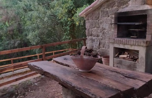 Pereiro de Aguiar House | Discover Casa Bodeguita Sacra: Family-Friendly Retreat
