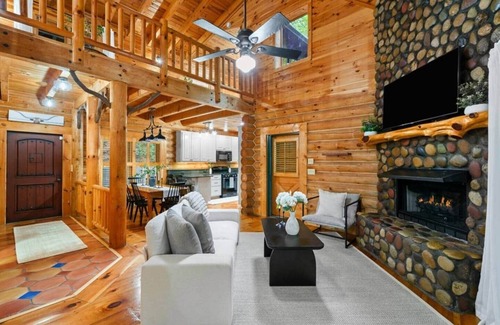 Walnut Mountain House | Escape to Casa Bohemia: Pool, Spa & Breathtaking Views