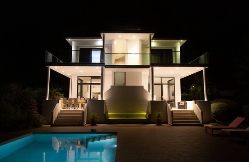 San Antonio Bay Villa | Casa Bonita: Premium Villa in Ibiza with Pool & Ocean View