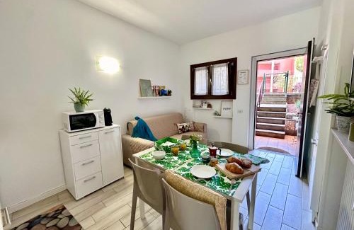 Desenzano del Garda Apartment | Casa Bonita: A Relaxing Oceanfront Getaway for Families