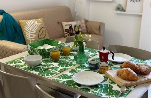 Desenzano del Garda Apartment | Casa Bonita: A Relaxing Oceanfront Getaway for Families