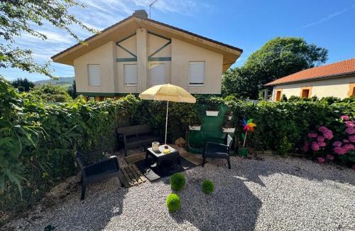Anero Apartment | Discover Casa Bora: Family-Friendly Retreat with Hot Tub