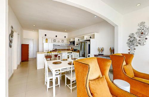 La Paloma House | Discover Casa Borgoña 40 - Family-Friendly Beach Retreat