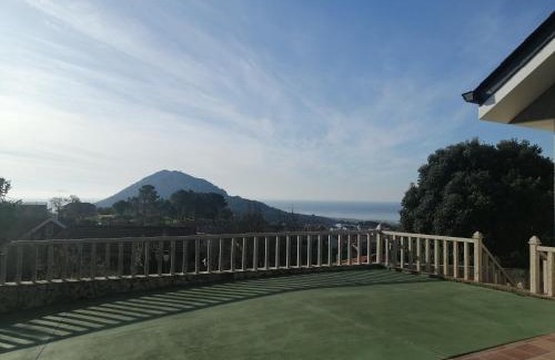 Louro House | Welcome to Casa Borja: 4-Star Stay with Family-Friendly Perks