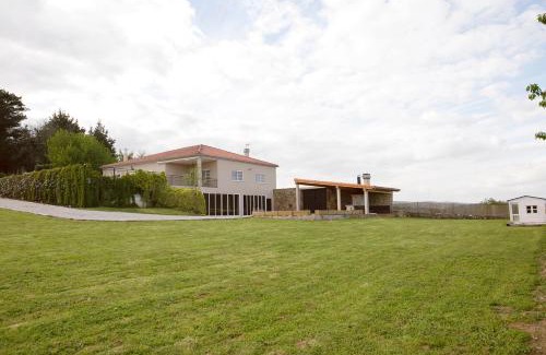 Vilamelle House | Experience Casa Borlas: Oceanfront Retreat with Top Amenities