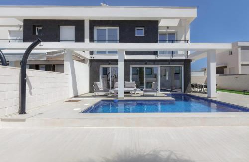 Puerto Marino Villa | Relax at Casa Bos Dolpfin Wellness Villa with Pool & Spa