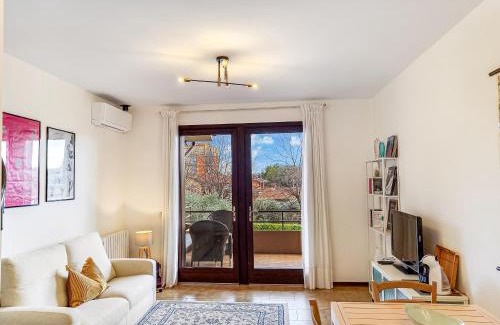 Portese Apartment | Casa Boschette: Oceanfront Paradise with Pool & Pet-Friendly
