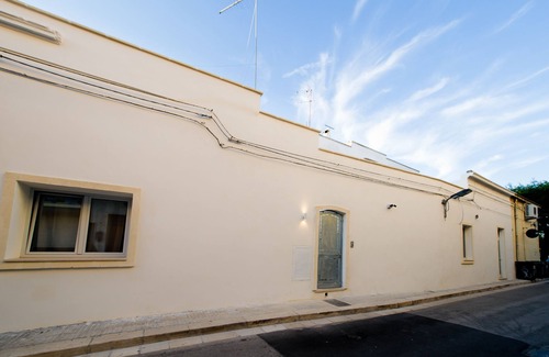 Mesagne Apartment | Casa Bova Francy: Central Mesagne with Ocean Views & Breakfast
