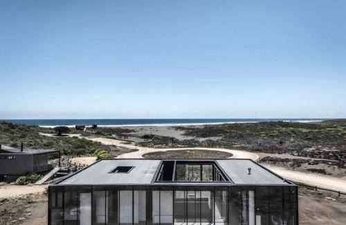 Pichilemu House | Oceanfront Casa Box in Punta de Lobos - Rated 9/10 by Guests