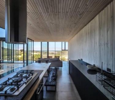 Pichilemu House | Oceanfront Casa Box in Punta de Lobos - Rated 9/10 by Guests