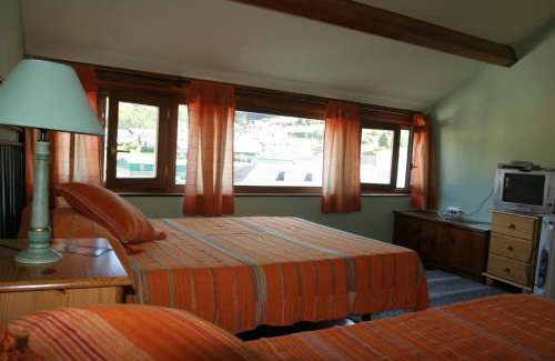 Mondonedo House | Family-Friendly Retreat: Casa Bracamonte with Kitchenette