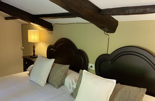 Dombodan House | Inviting Casa Brandariz: Spa, Restaurant & Family Amenities