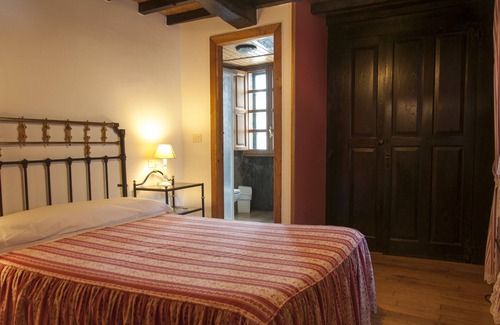 Dombodan House | Inviting Casa Brandariz: Spa, Restaurant & Family Amenities