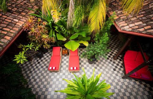 Granada Bed & Breakfast | Top-Rated Casa Bubu Guest House with Pool & Breakfast