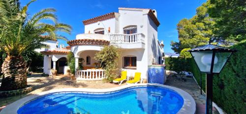 Les Tres Cales Villa | Casa Buganvilla: Pet-Friendly Oceanfront Haven, Rated 9.8