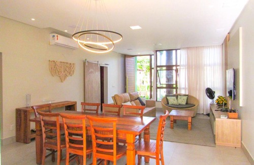 Itacimirim House | Discover Casa with Pool and Family Amenities in Camacari