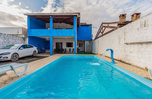 Massagueira Ski Chalet | Relax at Casa with Pool near Lagoa Manguaba, Mal. Deodoro
