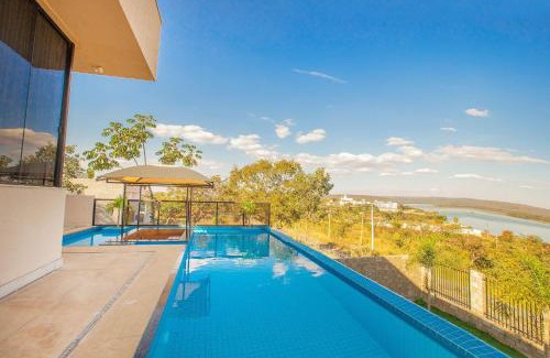 Centro House | Relaxing Retreat: Casa with Pool in Exclusive Community