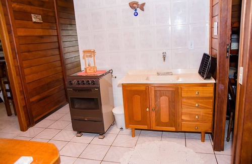 Morada da Praia House | Relaxing Getaway at Casa with Pool near Boracéia Beach