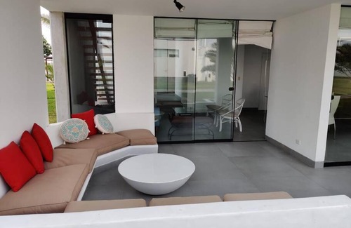 San Antonio House | Pet-Friendly Casa C15 with Pool and Breakfast Included