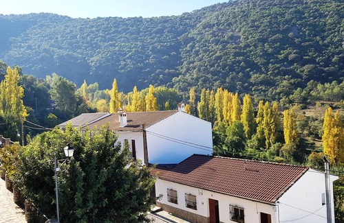 Benamahoma Cottage | Cozy Casa Cañada: Perfect for Families and Pets