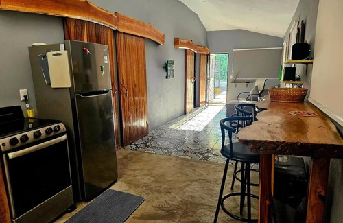 Las Lomas Apartment | Discover Casa Cariad: Family-Friendly Cottage by Playa Bejuco