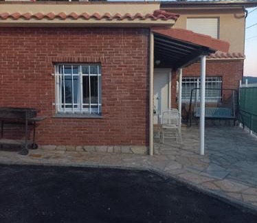 Medio Cudeyo Apartment | Relax at Casa Cabárceno: Pet-Friendly with Hot Tub Access