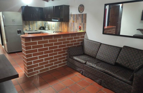 Guatape Cottage | Pet-Friendly Casa Cabaña in Guatape for Family Getaways