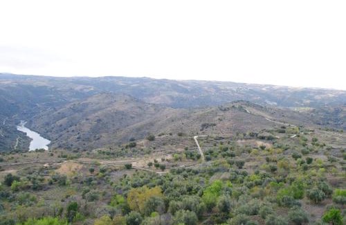 Villarino de los Aires House | Pet-Friendly Casa Cabañal: Family Approved Stay Awaits!