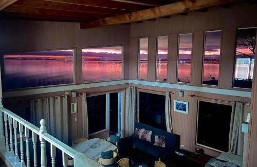 Lenca House | Cozy Casa Cabaña frente al Mar: Pet & Child Friendly Stay