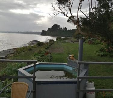 Lenca House | Cozy Casa Cabaña frente al Mar: Pet & Child Friendly Stay