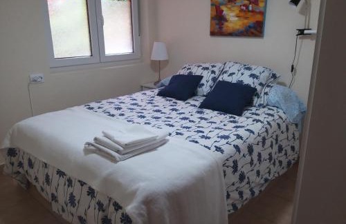 Villaescusa House | Casa Cabarceno: Poolside Retreat with BBQ Amenities