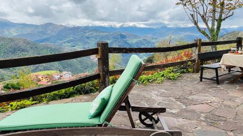 Cahecho Ski Chalet | Casa CaChucho: Highly Rated Family & Pet Friendly Retreat