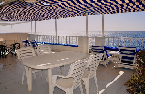 Cala Reona House | Casa Cala Reona Oeste: Oceanfront Escape with Terrace & Wifi