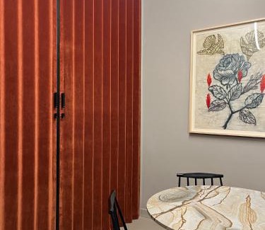 Est Apartment | Casa Caleido: Family-Friendly Retreat with Top Reviews