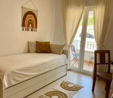 Sucina Apartment | Casa Calida: Pet-Friendly Retreat with Pool & Breakfast