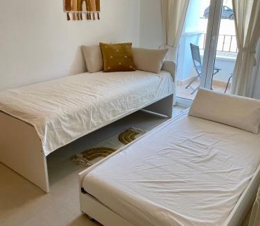 Sucina Apartment | Casa Calida: Pet-Friendly Retreat with Pool & Breakfast