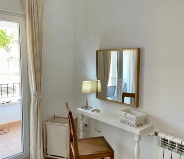 Sucina Apartment | Casa Calida: Pet-Friendly Retreat with Pool & Breakfast