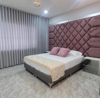 Caucasia Hotel | Budget-Friendly Casa Calina Hotel: Perfect for Families & Pets