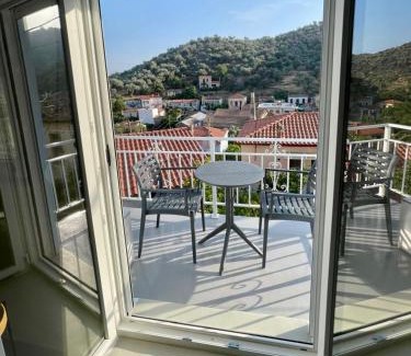 Trygonas House | Casa Calliope