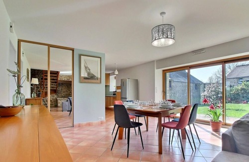 Limerzel House | Family-Friendly Stay at Casa Camélias in Limerzel