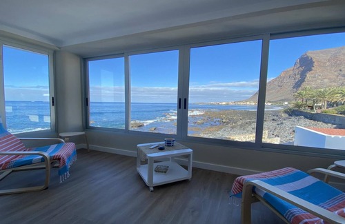 Valle Gran Rey Ski Chalet | Casa Camilo I: Family-Friendly Retreat with Spa Amenities