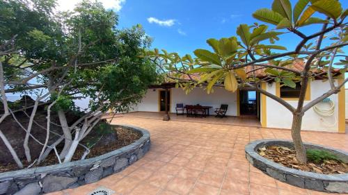 Valle Gran Rey House | Casa Camilo II: 4-Star Retreat for Families with Top Reviews